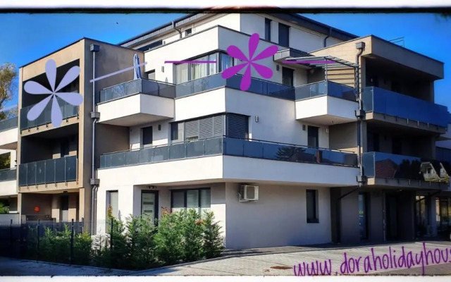 Marina Apartment by Dora