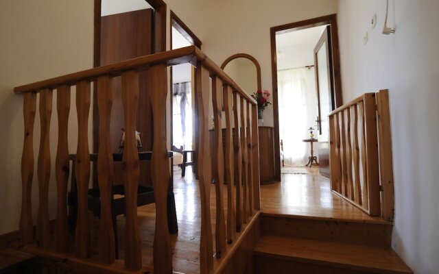 Traditional Greek Maisonette Antiperni
