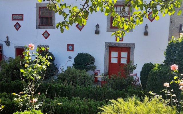Lovely 6-bed Cottage in Braga Enjoy and Relax