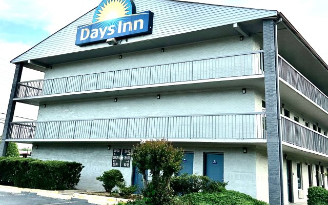 Days Inn by Wyndham Charlotte Northlake