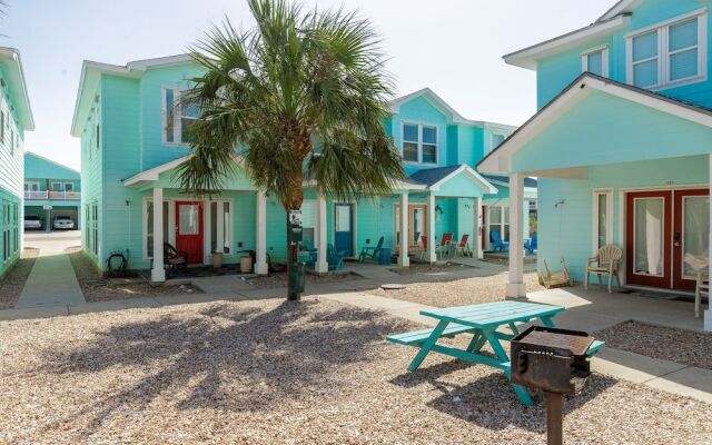 Resort Pool & Pet Friendly Sleeps 9