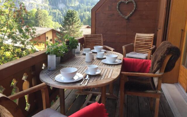 Celine 9 Champery