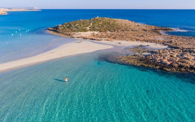 Villa Adonis Large Private Pool Walk to Beach