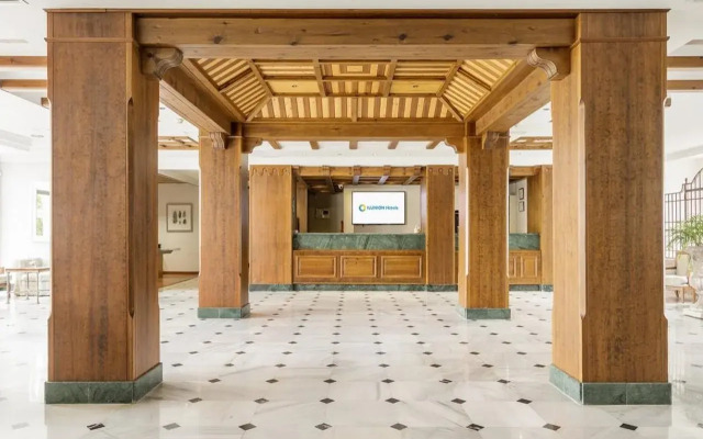Hacienda Del Sol