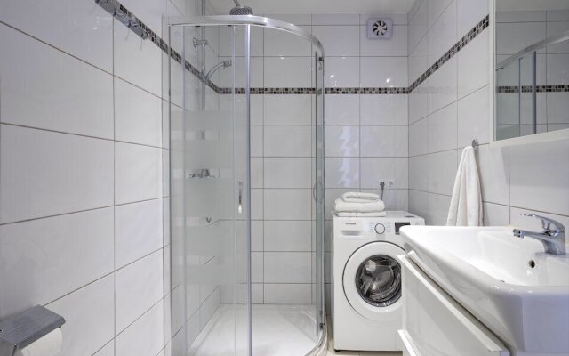 Lovely Beachfront Apartment Ref 88