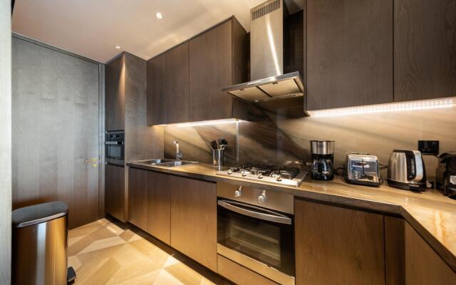 Dxb - Five - 30906 - Pj