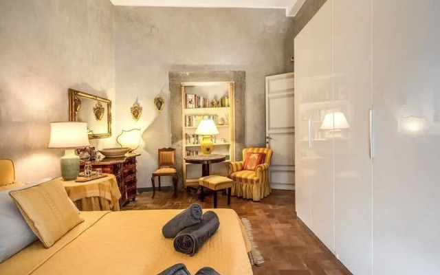 Wonderful Apartment With Balcony In Piazza Margana