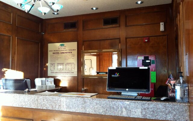 Oaktree Inn and Suites