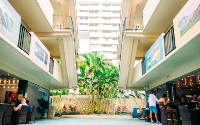 Waikiki Beachside Hostel