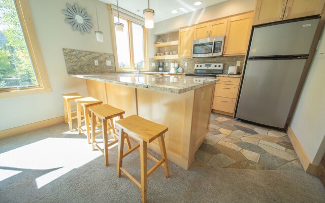 Argentine Court 1516