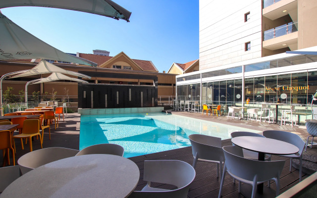 Sandton Smart Apartment Eleven