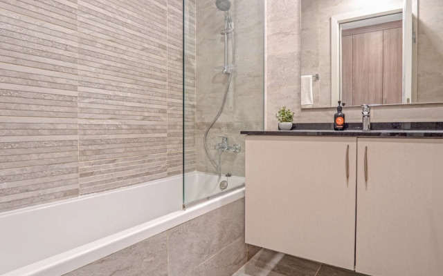 Easygo-upgraded 1bdr Polo Residence