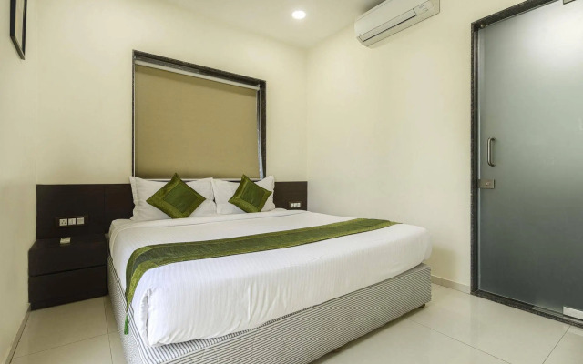 OYO 16703 Hotel The Platinum