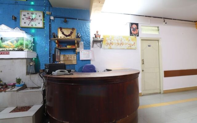 Spot On 37711 Vishwas Delux Lodge