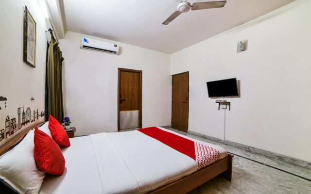 OYO 18454 Hallmark Inn Begumpet
