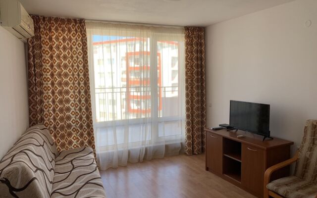 kalina private apartments in Marina View