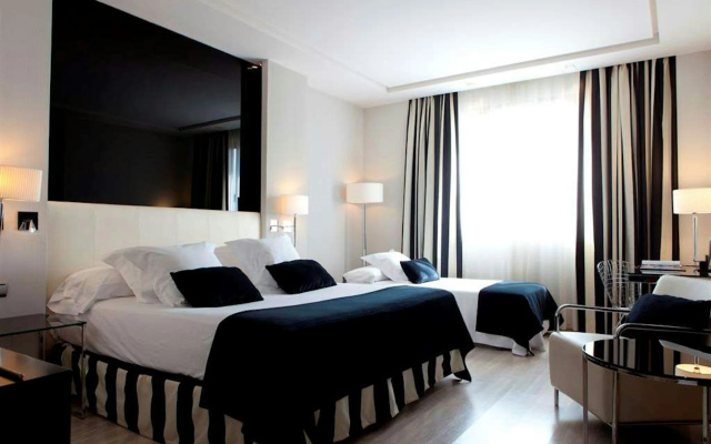 Hotel Maydrit Airport