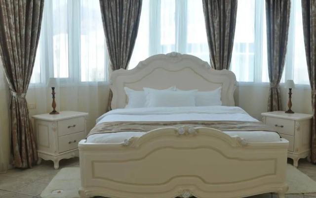 Flamingo Suites Boutique Hotel