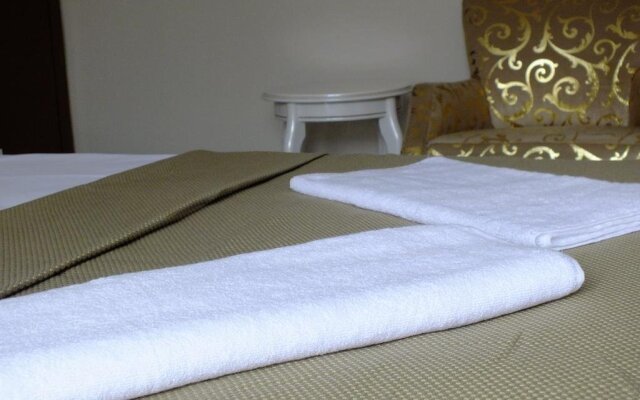 Abad-I Nev Hotel 2