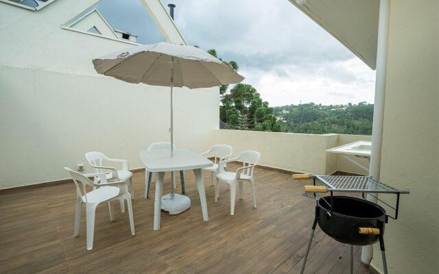 Apto Capivari com terraço e churrasqueira LVR008