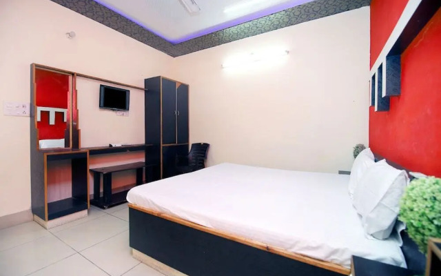 Mr Shawarma Family Restaurant & Hotel by OYO Rooms