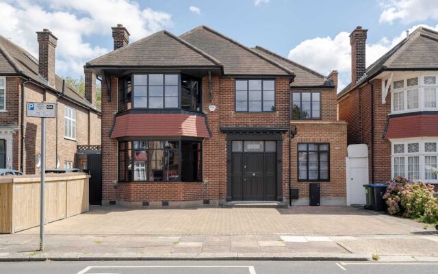 Stunning 5 Bed House in Willesden Green!