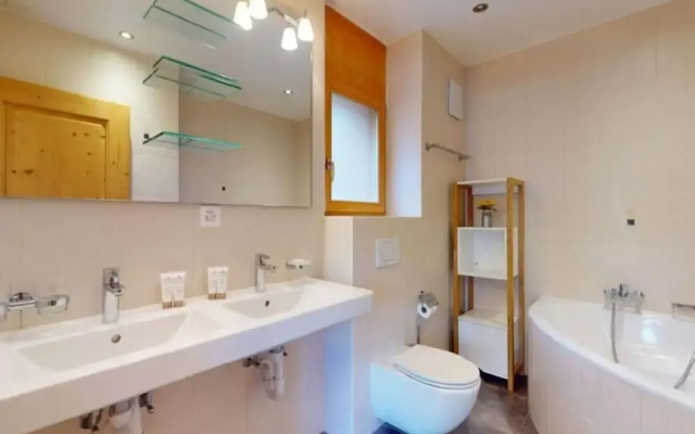 Apartment With Sauna Access