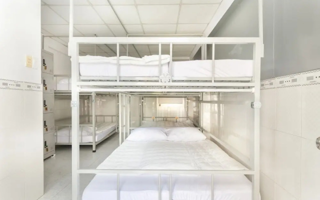 Minh Phuong-Hostel by OYO Rooms