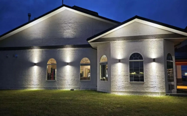 Super 8 Swan River MB