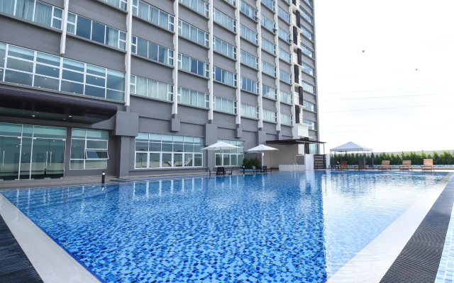 Hotel Holmes Gelang Patah