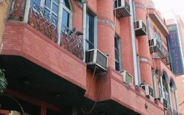 Hotel Red Castle