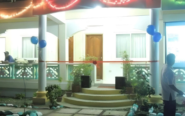 Palm Grove Saud Holiday Complex Hotel