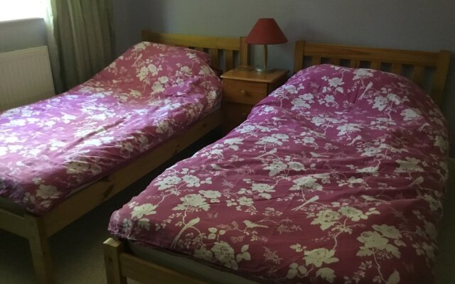 Lowri Cottage Hotel
