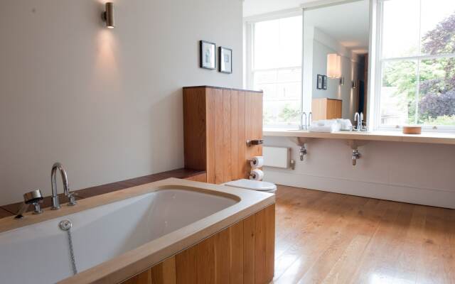 Cowley Manor Experimental