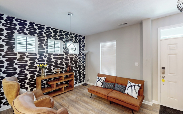 Stylish 3BR Home w/ Patio, W & D