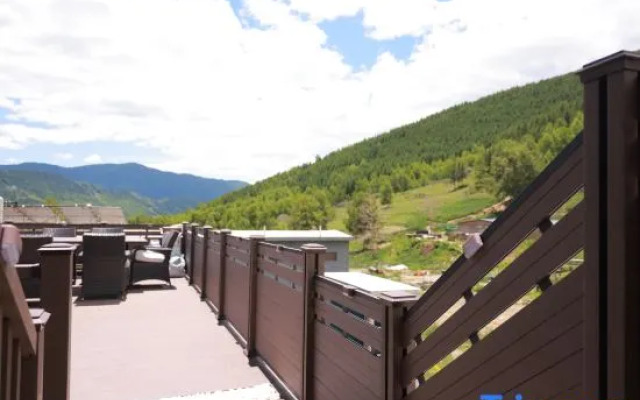 Wutai Mountain Painting Mountain Cloud House B&B