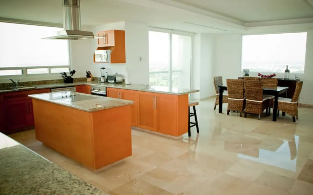 Shangri La Penthouses by Cheap Getaway