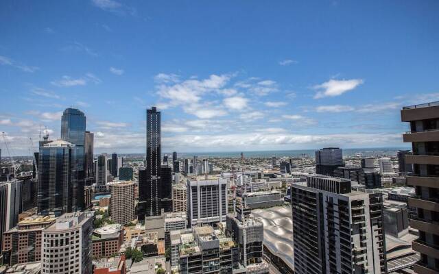 Cozy APT Seaview Next to Southern Cross/pool/gym