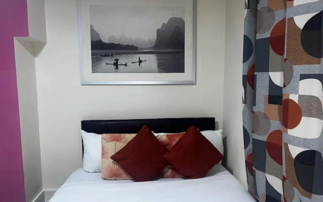 Deluxe 1-bed Apartment in Greenford