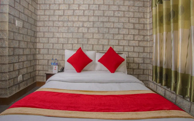 OYO 267 Hotel Tanahun Vyas