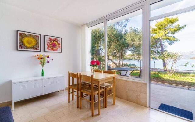 Apartment A2 - Prvi zal