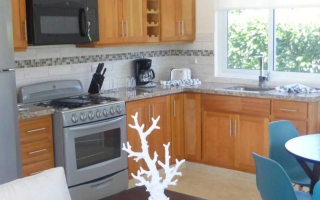 Private two Story Villa With Guest House