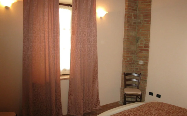 Farmhouse in Asciano With Pool & BBQ