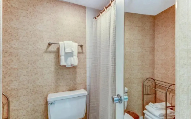 2072 Beachwood Villa