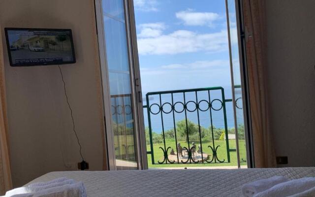 Villa Crevari by Holiday World