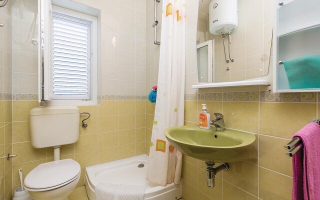 Nice Home in Stara Novalja With Wifi and 3 Bedrooms