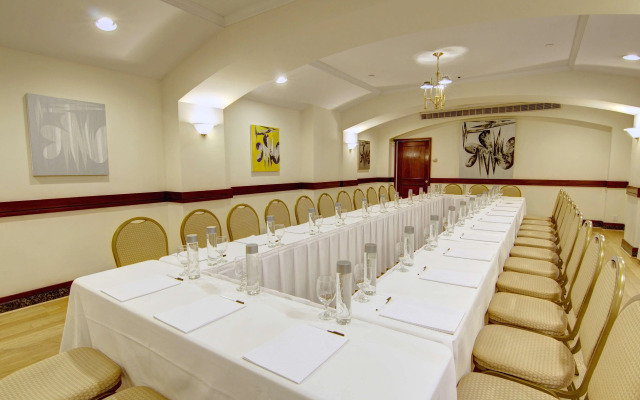 The Roger Smith Hotel