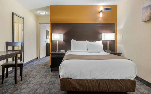 Quality Inn & Suites Bathurst