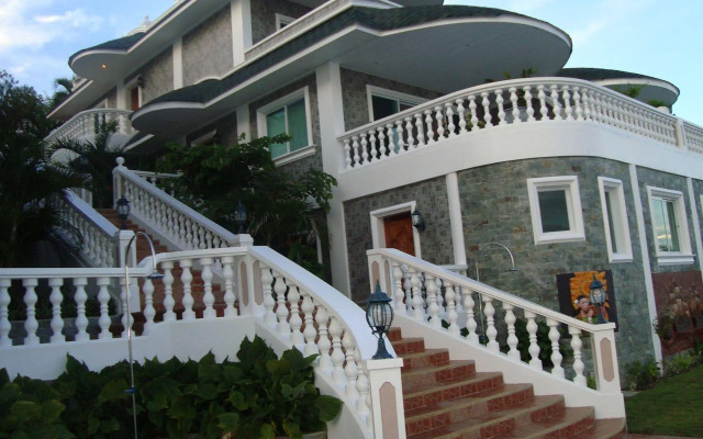 Lingganay Boracay Hotel Resort