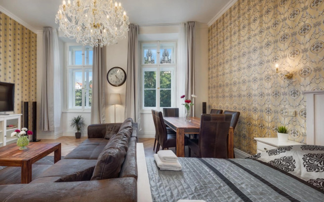 Mikulášská 6 - Old Town Square View Apartments